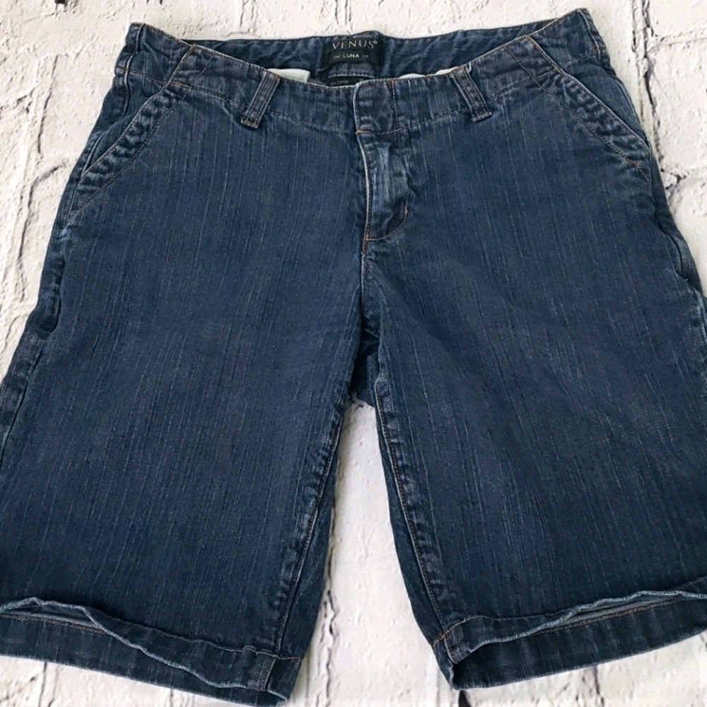 VENUS Luna Fit Bermuda Denim Shorts 10 VGUC